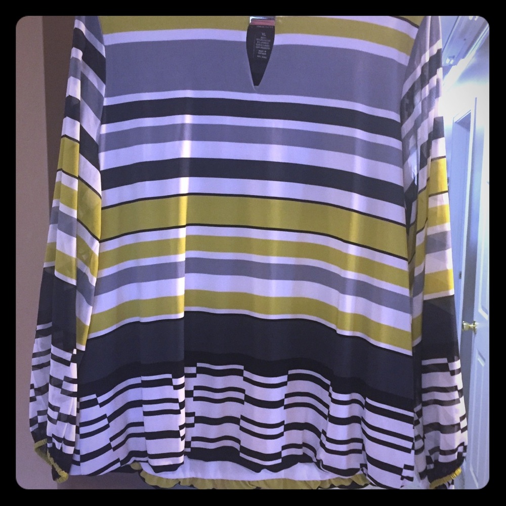 NWT Alfani Island Poetry Women’s Blouse